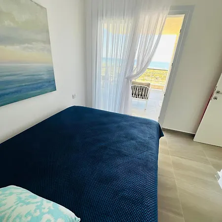 Thalassa Apartment *