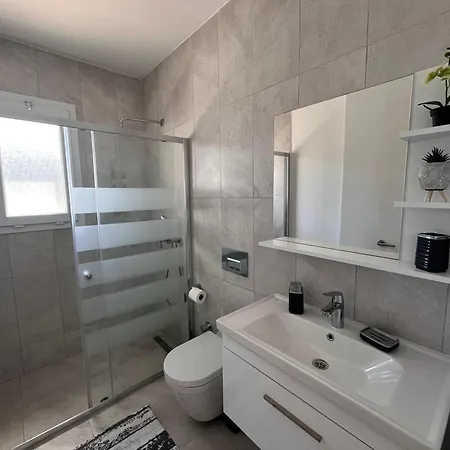 Thalassa Apartment